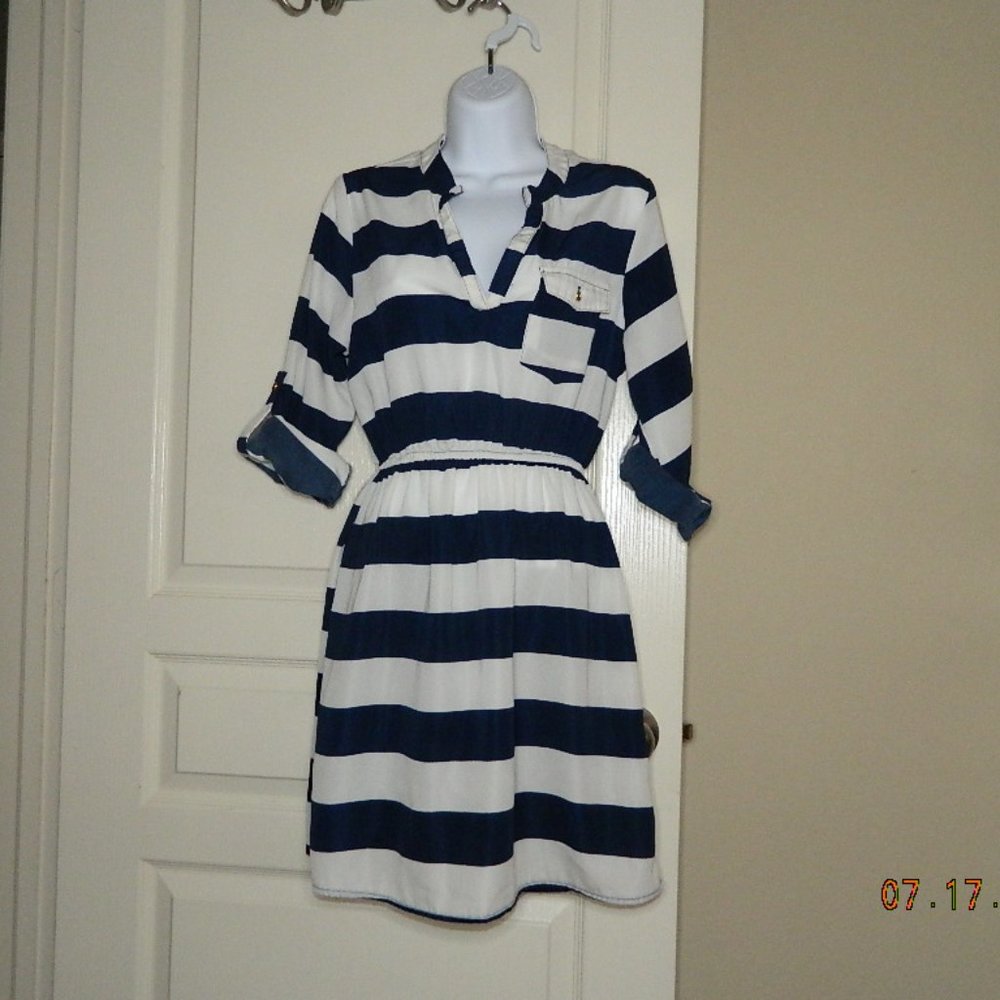 Rue21 Navy/White striped dress